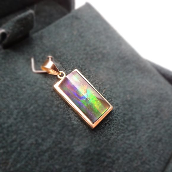 Solid 14k Yellow Gold and Ammolite Pendant - Picture 5 of 6